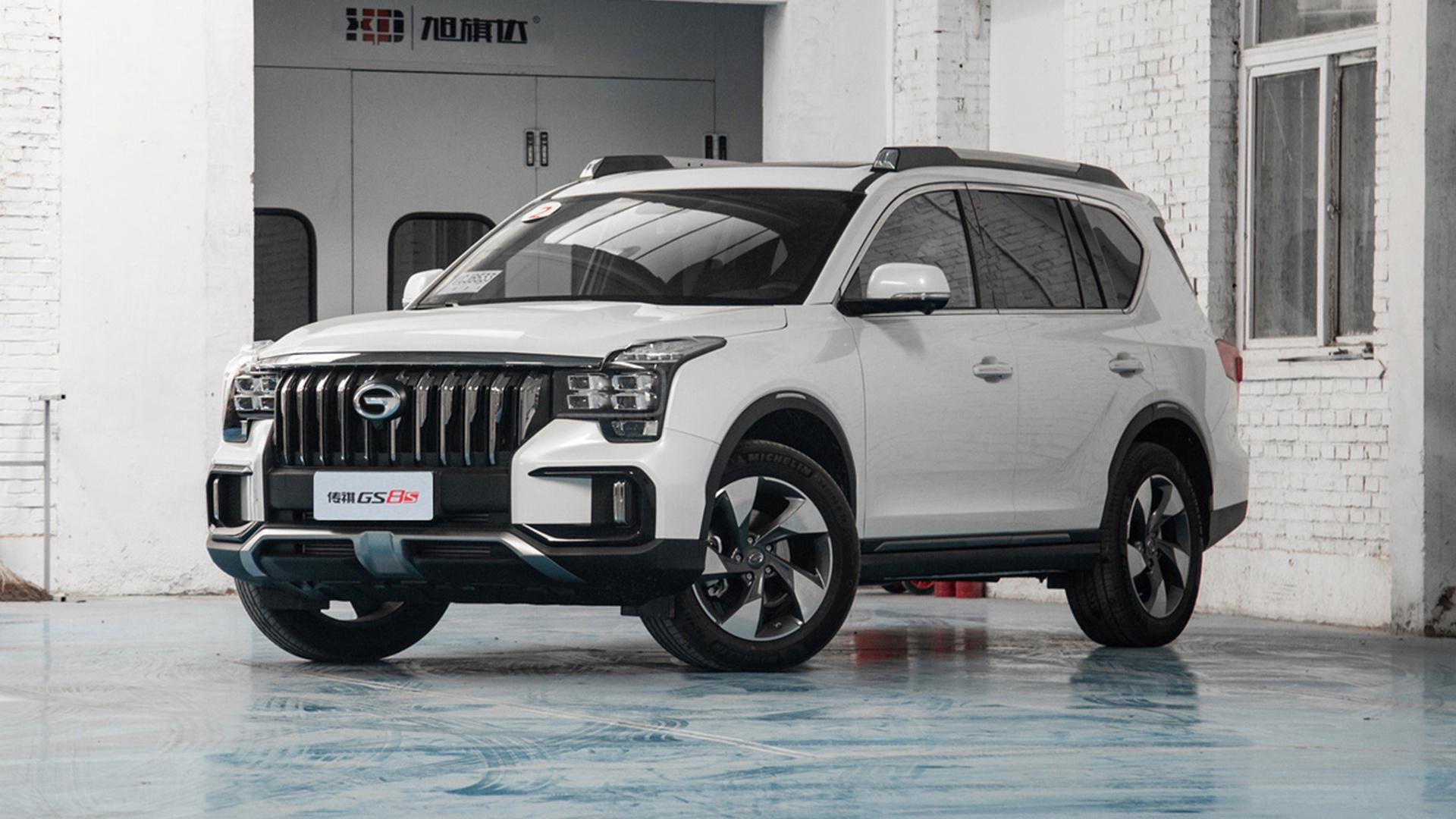 采用“震天翼”格栅，2.0T+大五座，传祺GS8S上市，15.58万起售