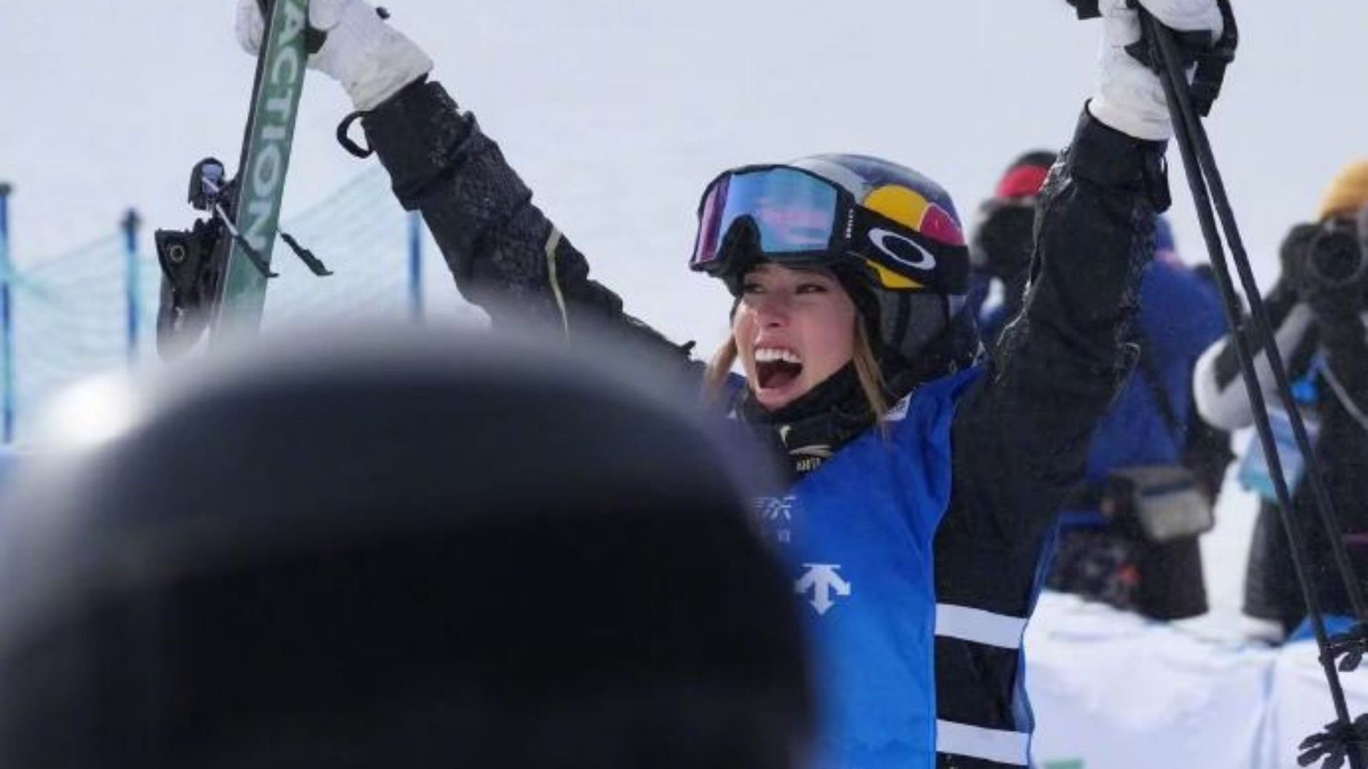 谷爱凌世界杯逆转夺冠，完成U型场地世界杯云顶站三连冠