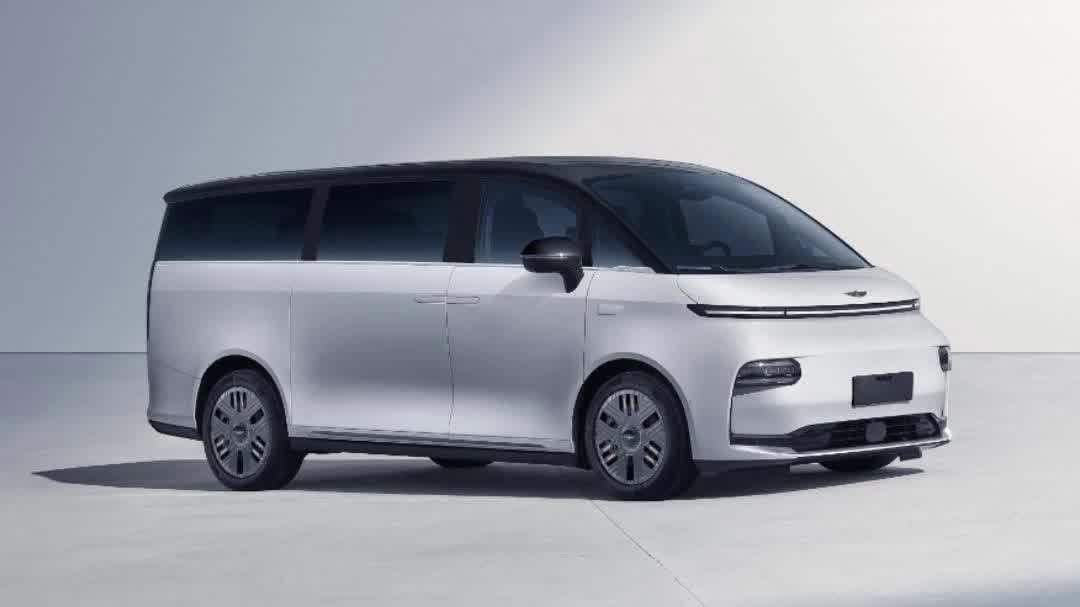 L380正碰内测成功！吉利新品牌“翼真”，全新MPV四排八座要火