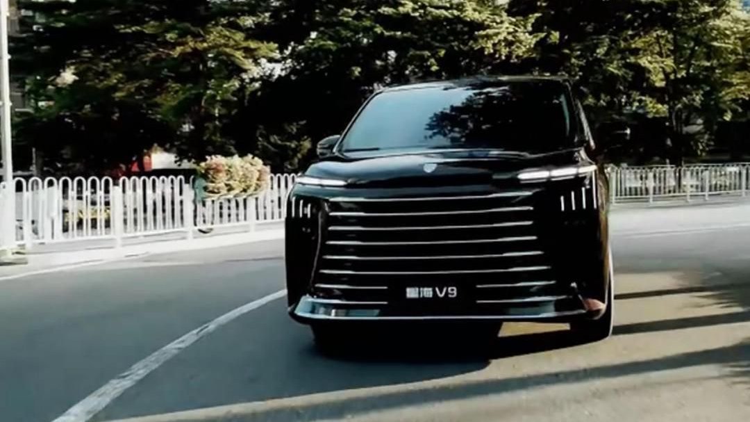 罗永浩：“我骂过预制菜，但真心推荐这辆MPV！”