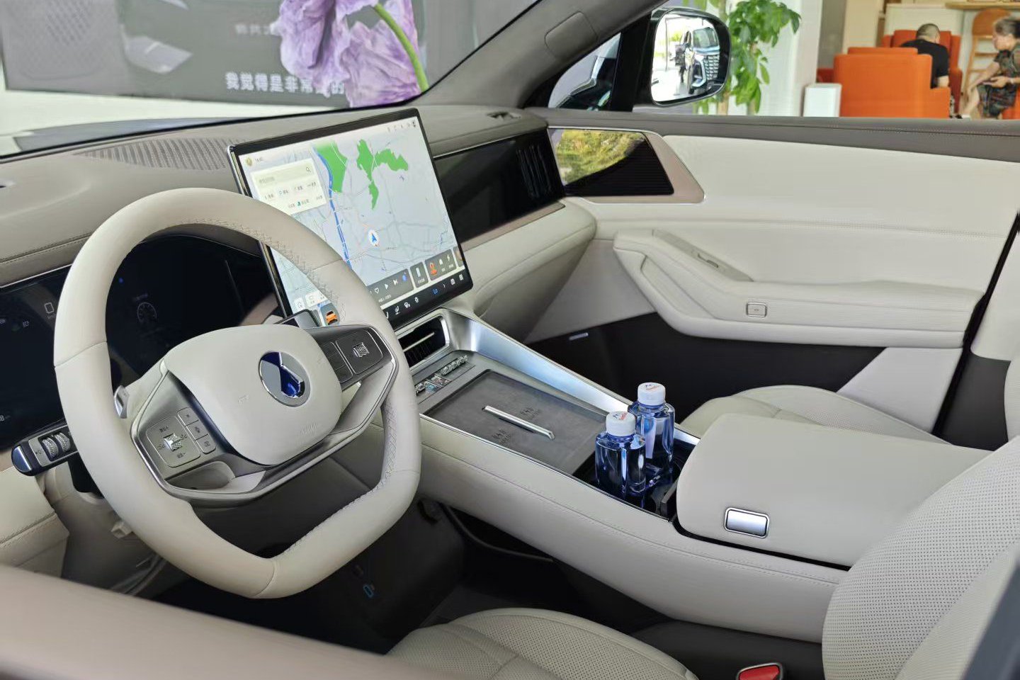 静态体验腾势N8L，零距离感受后我信了，大型SUV爆款稳了！