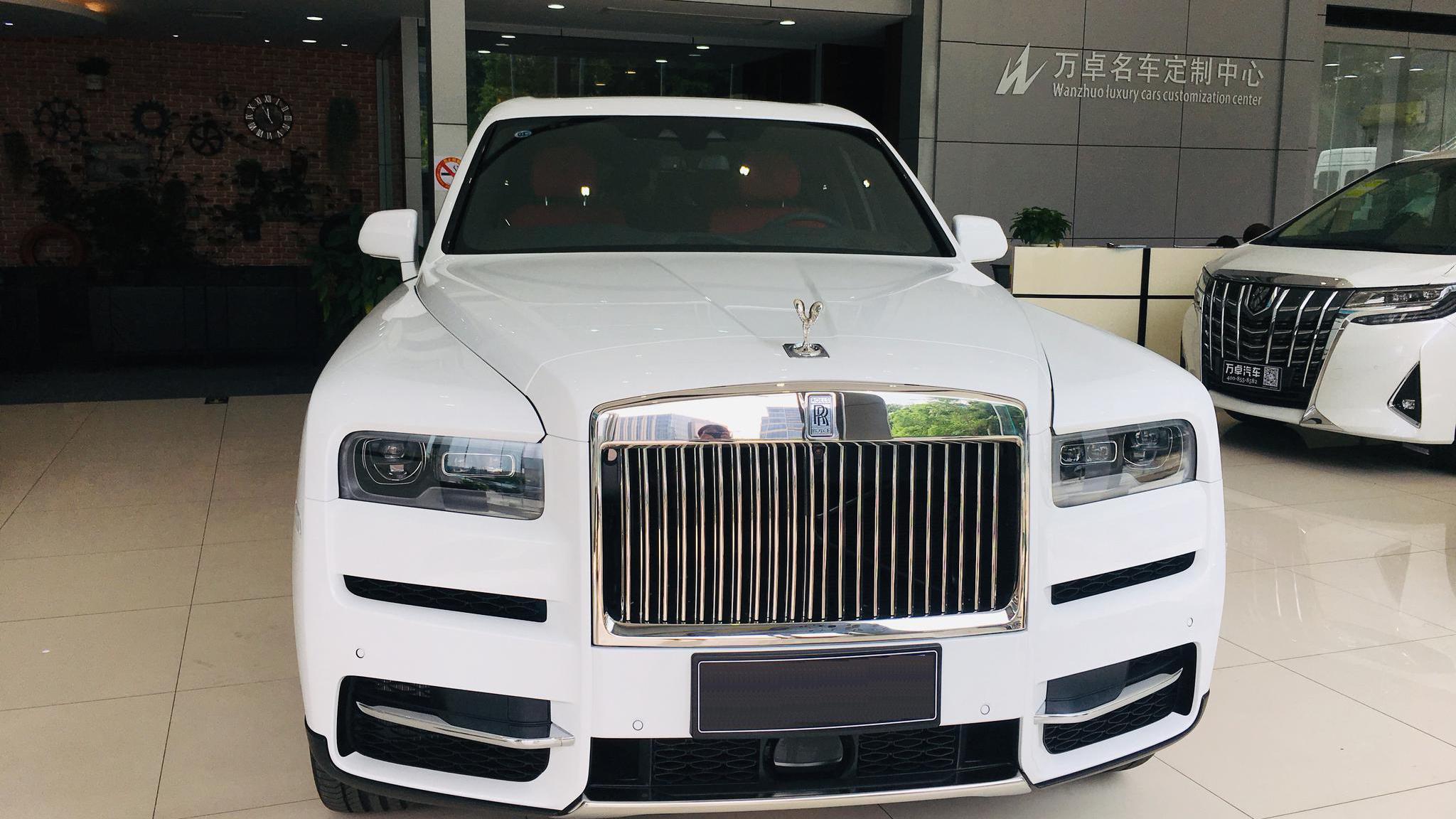 劳斯莱斯库里南对比欣赏 顶级SUV演绎新奢华