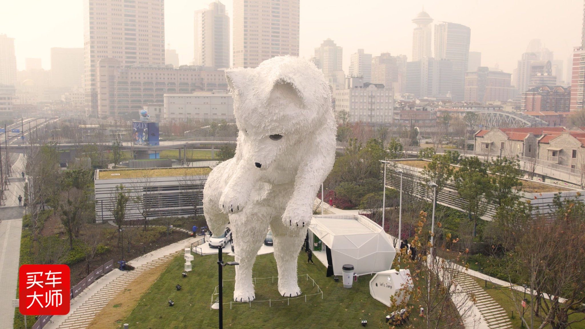 “大黄鸭之父”携手极狐汽车 共创魔都新地标作品