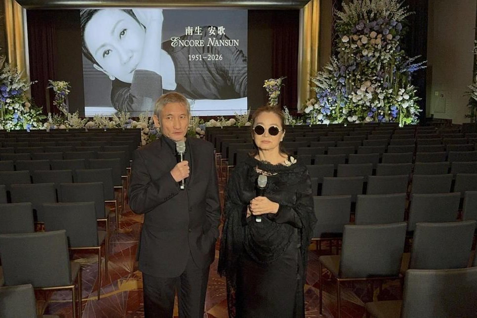 林青霞公开施南生最后状况，自曝与徐克24小时轮流守候，亲友都在