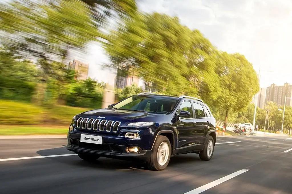 曾售50万的中型SUV，如今仅售17万，配置还不低