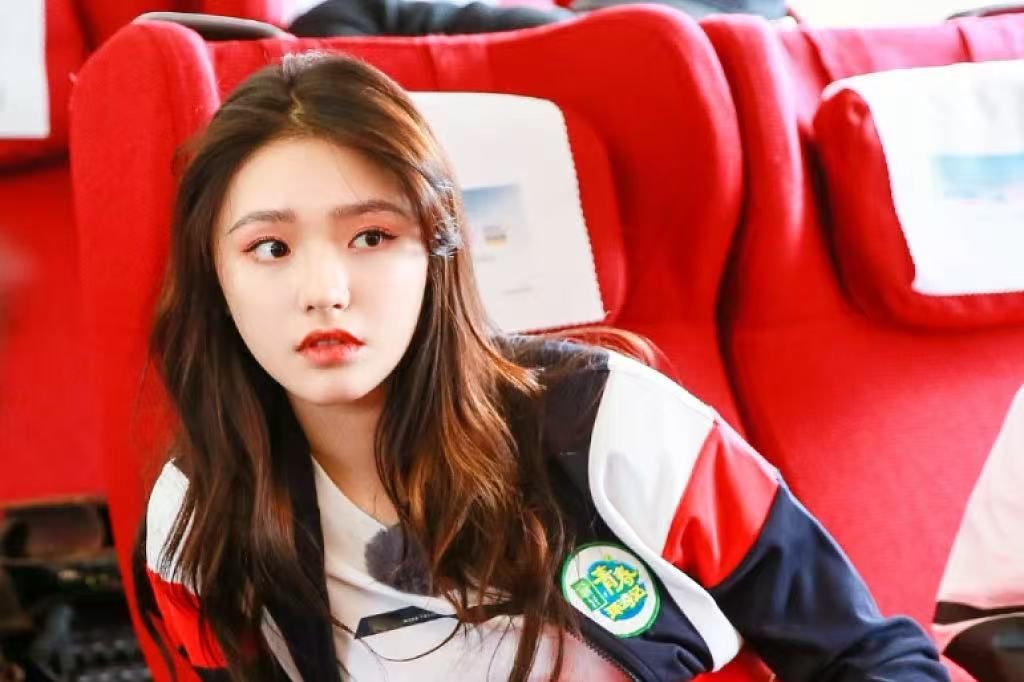 演技大突破！林允在新剧中挑战复杂角色，实力派魅力不容小觑