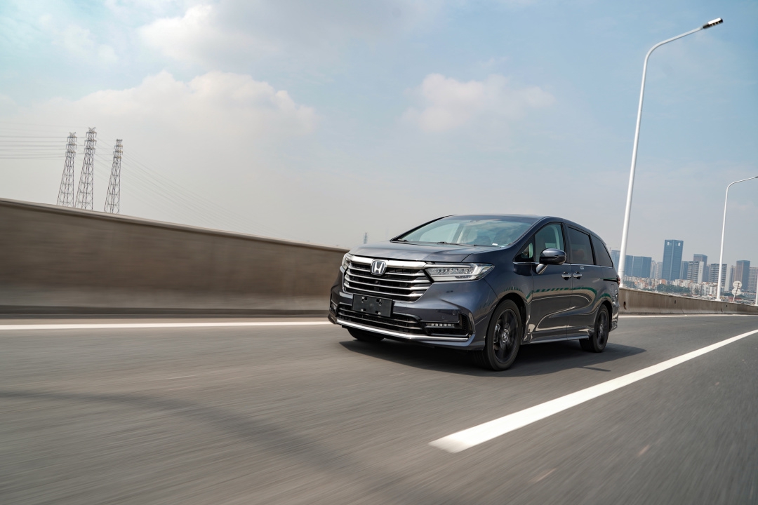 奶爸利器再进化！试驾新款本田奥德赛