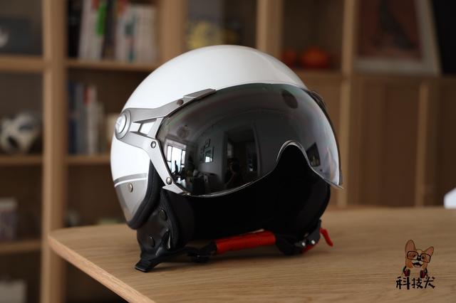 九号电动车头盔体验：3C安全认证 四季通用