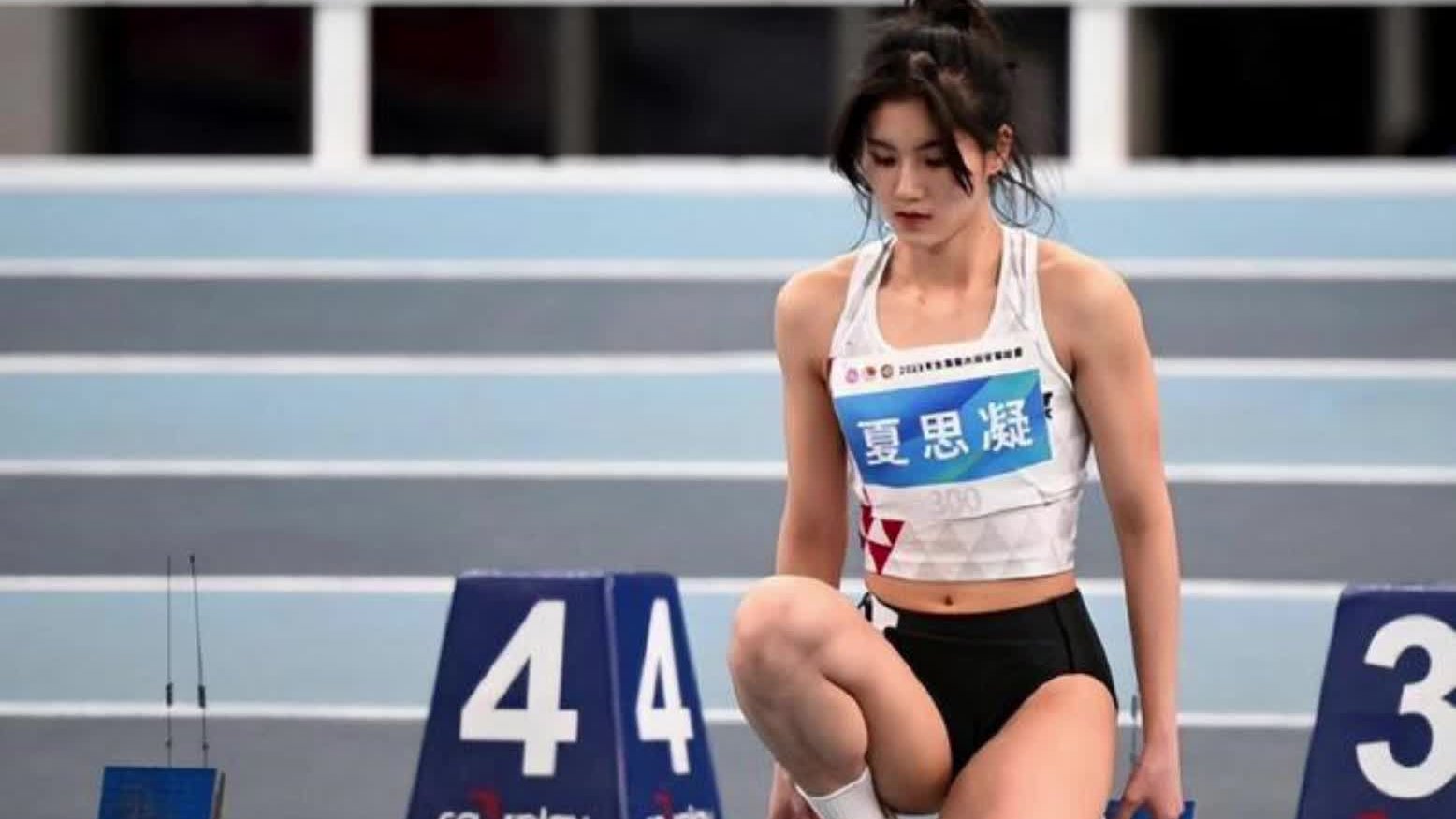 首个国内大赛冠军！夏思凝获得100米栏冠军，田径女神惊艳全场|田径|竞标赛|夏思凝_新浪新闻