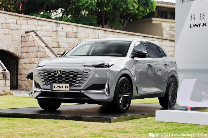 全系2.0T 长安UNI-K四款车型预售价15.79万起