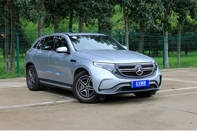 60万元左右只是买个奔驰标？动态体验北京奔驰EQC