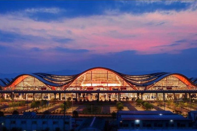 桂林两江机场停车场收费标准2022，桂林两江机场停车多少钱一天