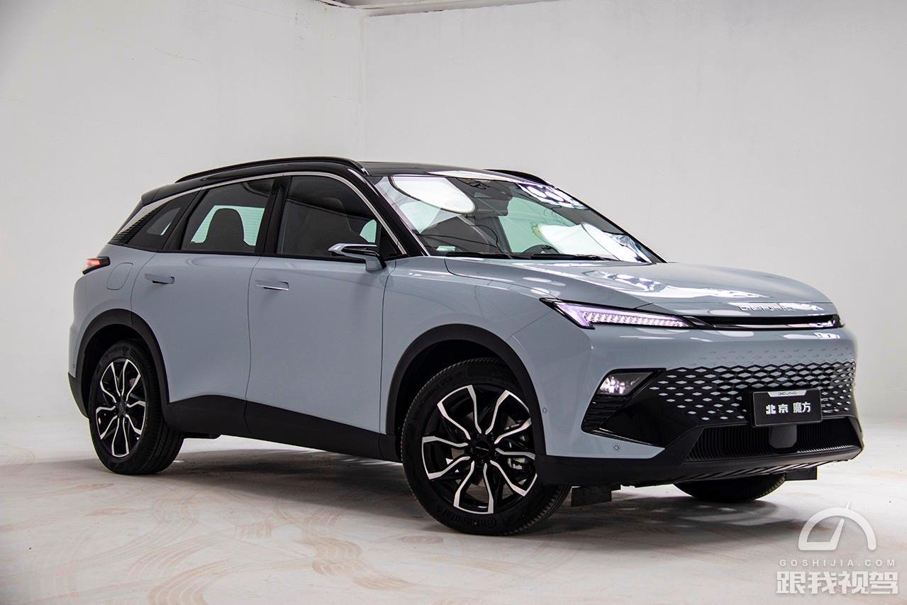 量产里面的绝绝子 实拍北京汽车魔方 首搭华为智能座舱的燃油SUV