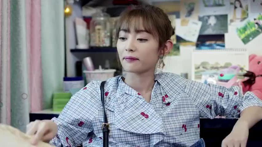 美女一觉醒来，突然发现自己的手脚都被绳子绑着，下秒反应逗了|娱乐|影视|搞笑_新浪新闻
