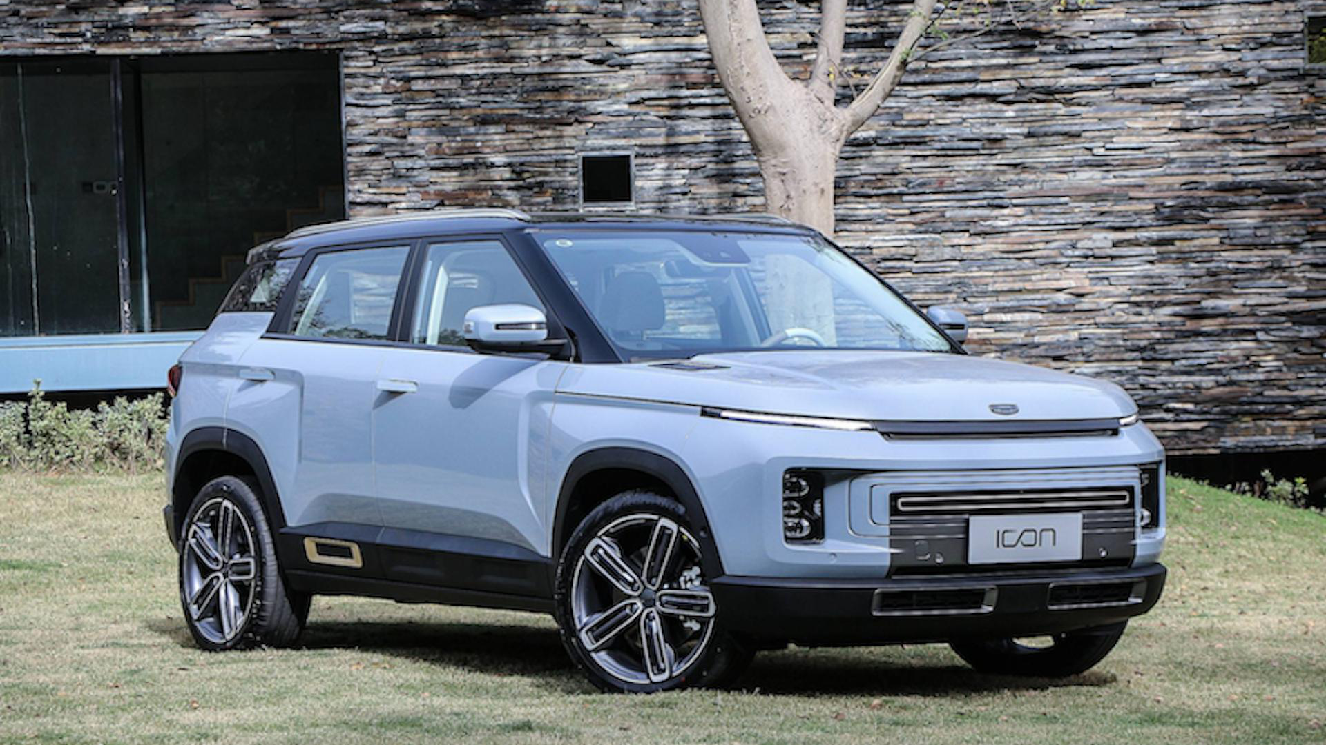 车身尺寸与动力两方面均比较相似 吉利ICON与本田缤智怎么选？