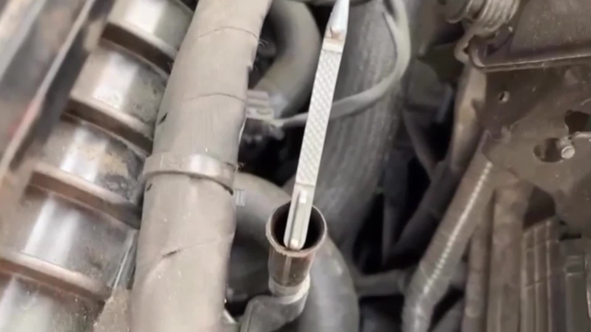 幸亏及时发现，迈锐宝XL烧机油，保养过后2千公里机油见底！