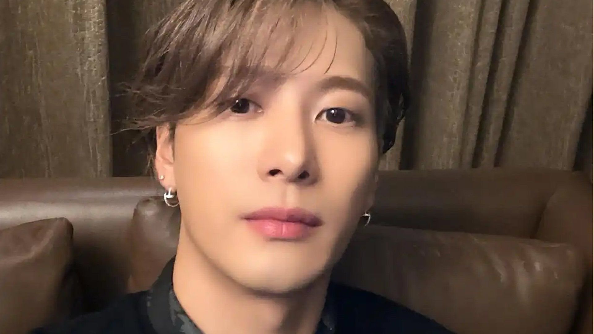 知名歌手王嘉尔自曝择偶条件：是个人就行