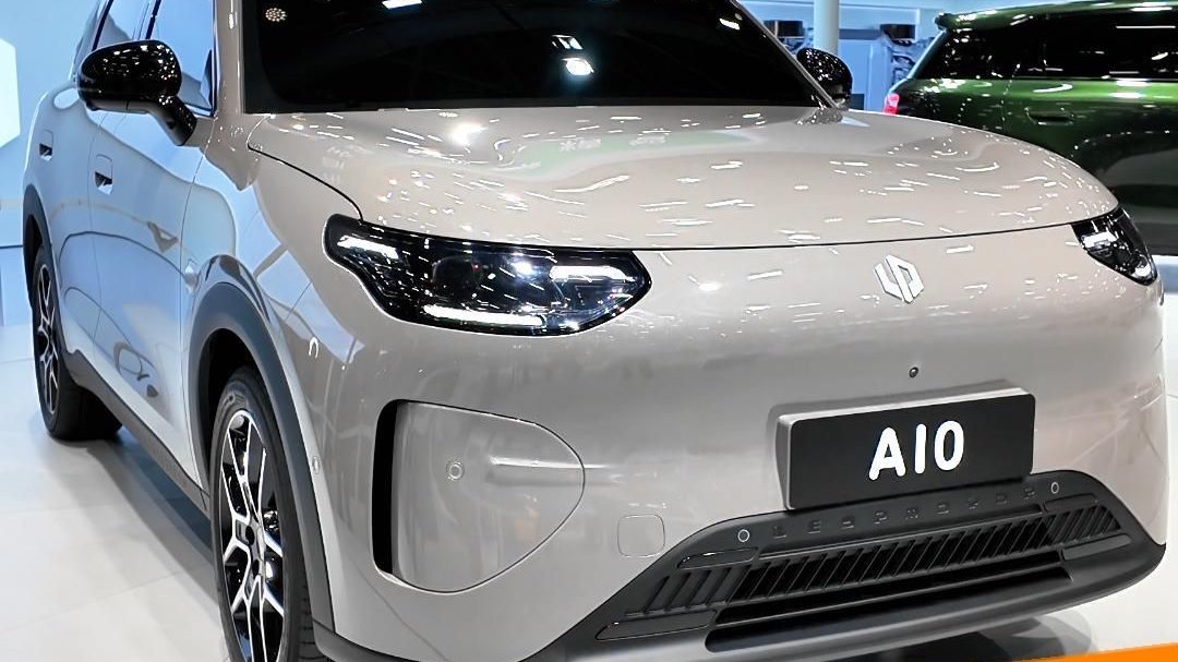 车展实拍零跑A10，激光雷达+500km续航，“军训”所有A级SUV