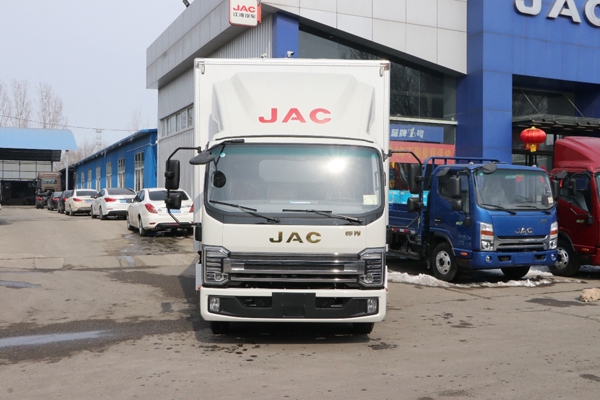 安徽康明斯1号动力+全新外饰 实拍江淮帅铃Q6冷藏车|卡车之友网