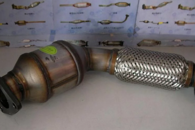 修完车就立马走？修车工背后笑你傻，这三个零件能换几千