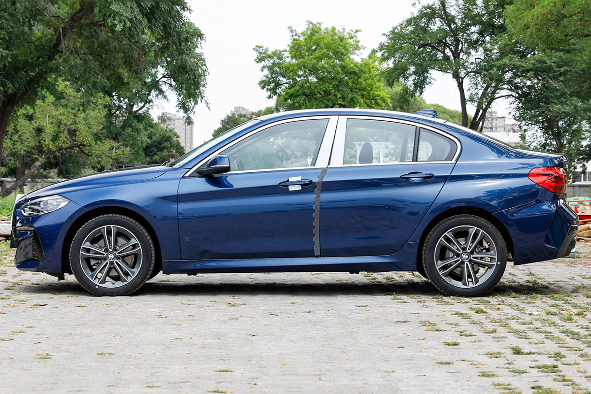 毕业就能买的3款豪华车！宝马1系最低仅13.25万，年轻人还等啥？