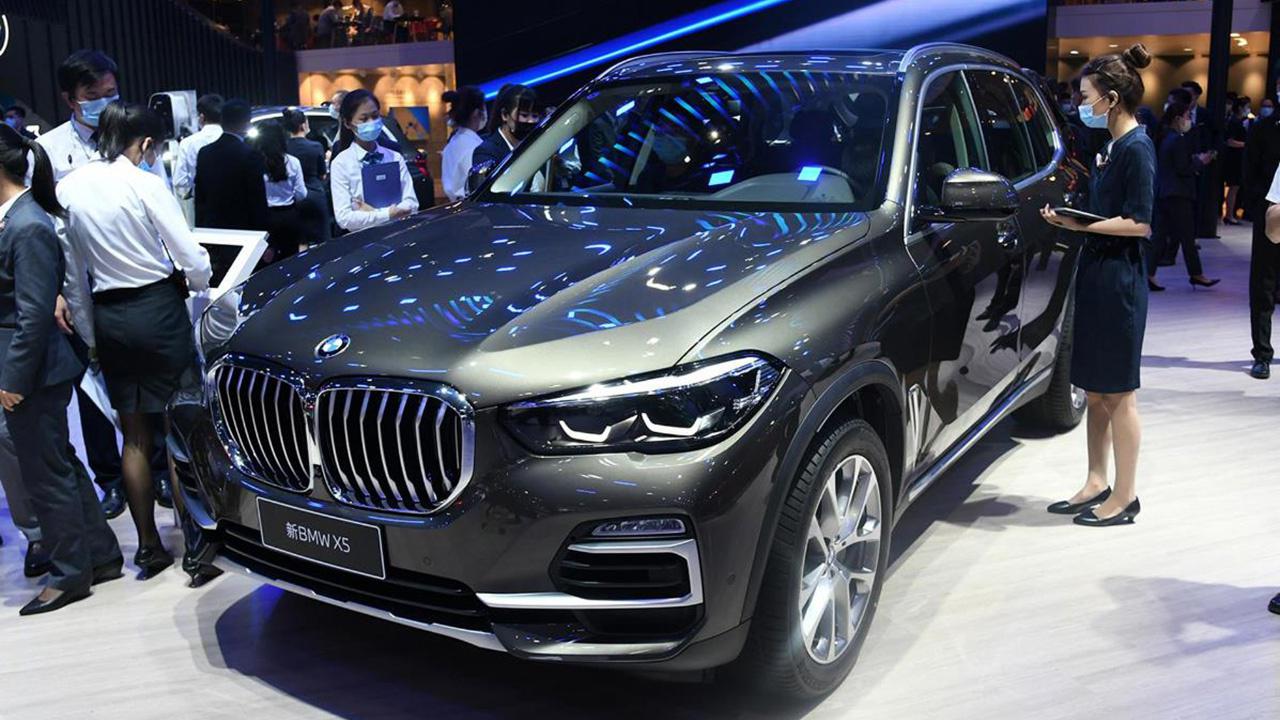 视频：新车快讯|新款宝马X5售69.99万起，配置调整，燃油、插混可选