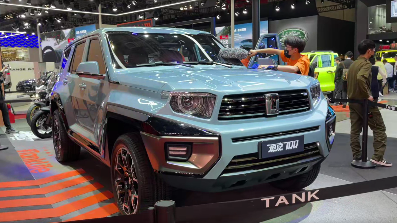 车展实拍丨硬汉机甲 坦克700“汽车人”来袭！