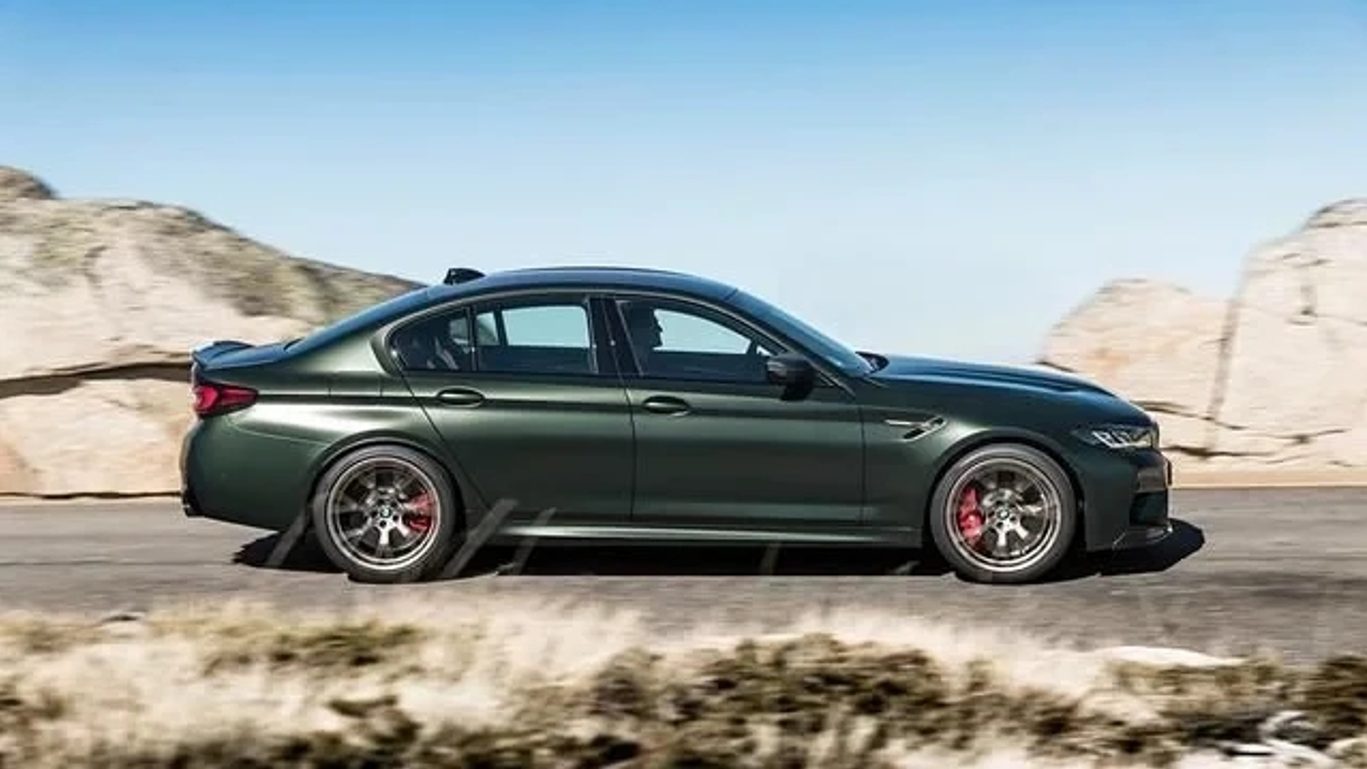 极致的操控乐趣，2022年新款宝马M5 CS究竟有何魅力？