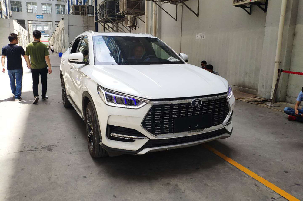 比亚迪宋PLUS燃油版实车曝光 提供两种动力版本