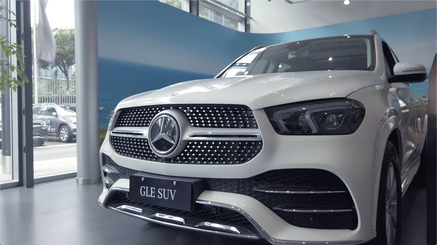 奔驰GLE外观探店实拍