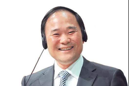 左手百度，右手富士康，吉利“汽车狂人”李书福烧的是哪柱香？