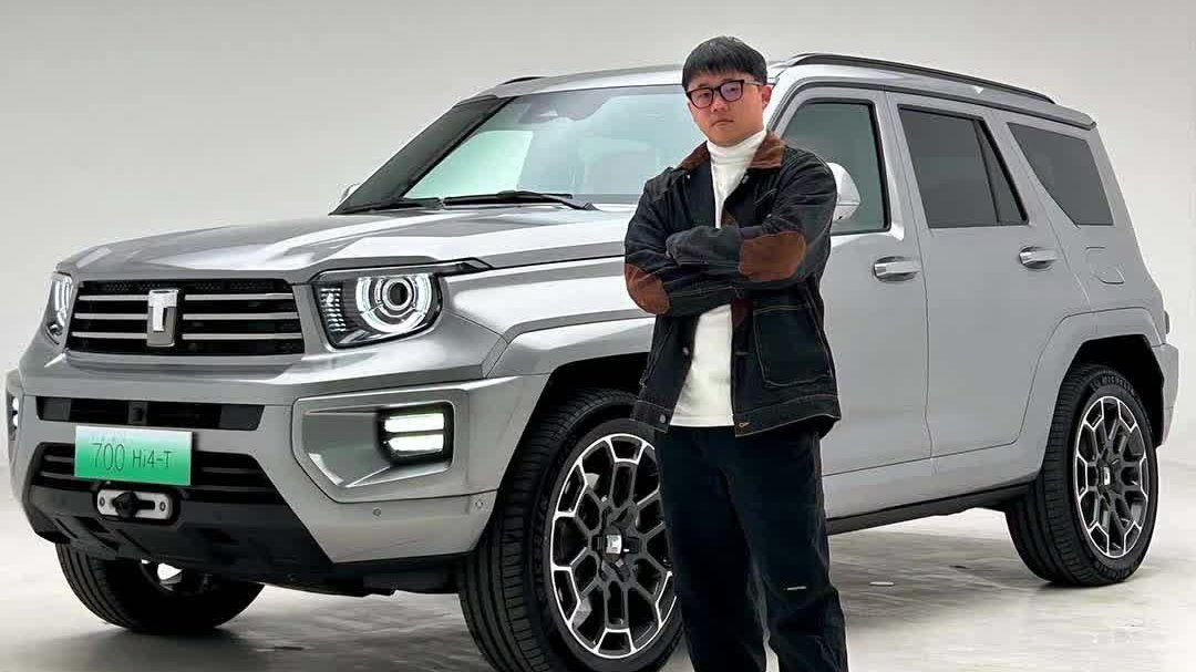 实拍坦克700 Hi4-T基础版：动力超V8，越野力爆棚，价格有惊喜？