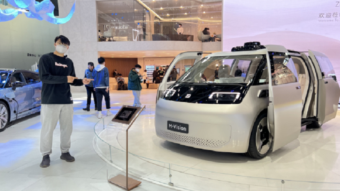 广州车展极氪M-Vision首秀，车内是个会客厅？
