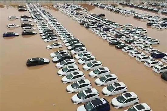 第二波龙舟水已到，面对车辆被淹，车损险、涉水险都该怎么赔？