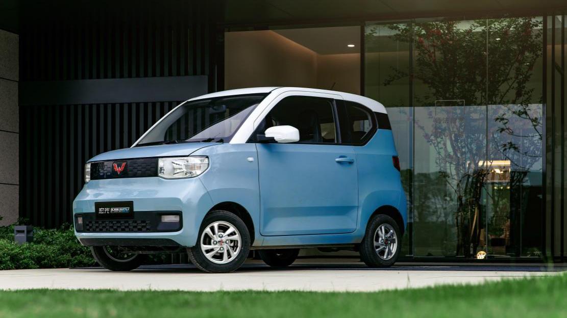城市代步新选择！“小神车”宏光MINI EV开启预售，还买啥小牛？