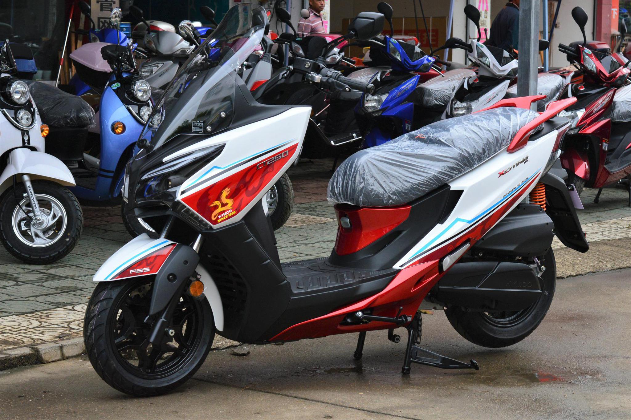 为什么价格涨了六千多还是很香？ 光阳CT250纪念版到店实拍