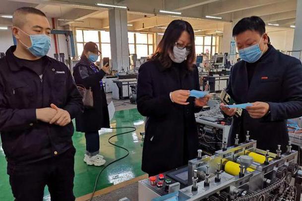 这个不以赚钱为目的企业试水生产口罩机，每个月能生产30条生产线