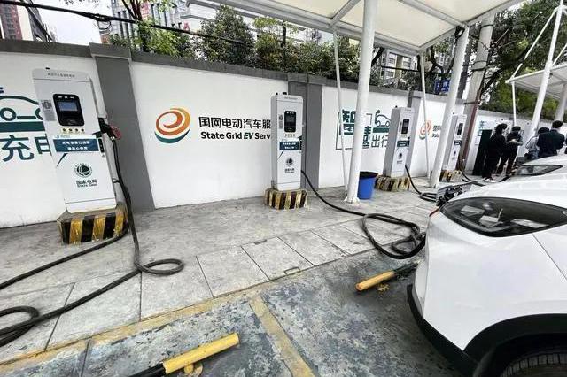 政策利好、基建落地！我国新能源汽车产业发展按下“快进”