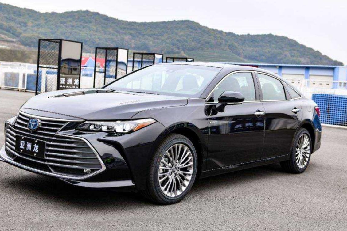 有钱人买雷克萨斯ES，没钱人买丰田亚洲龙，同平台却不同“命“