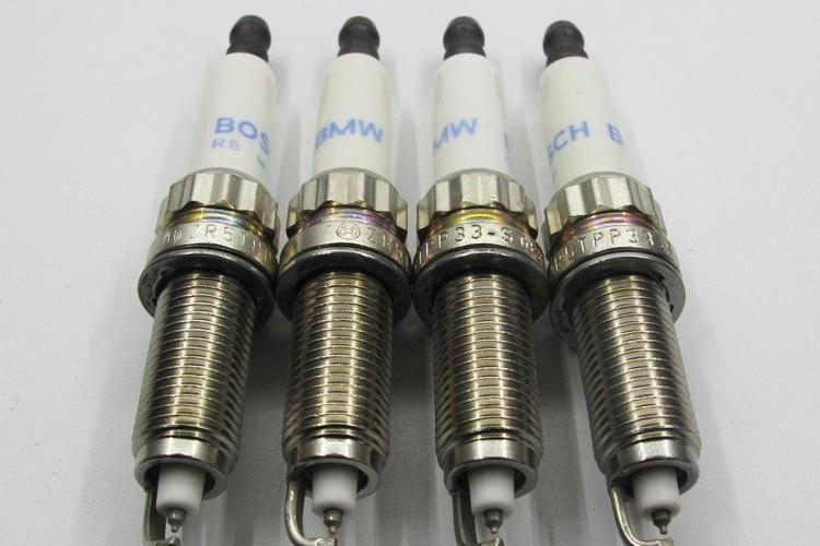 检查个火花塞，就能看出汽修厂打算骗你多少钱！