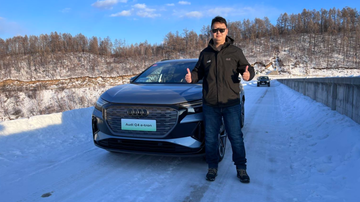 冰面横走炫耀quattro，把奥迪RS e-tron GT、Q4 e-tron开上雪墙