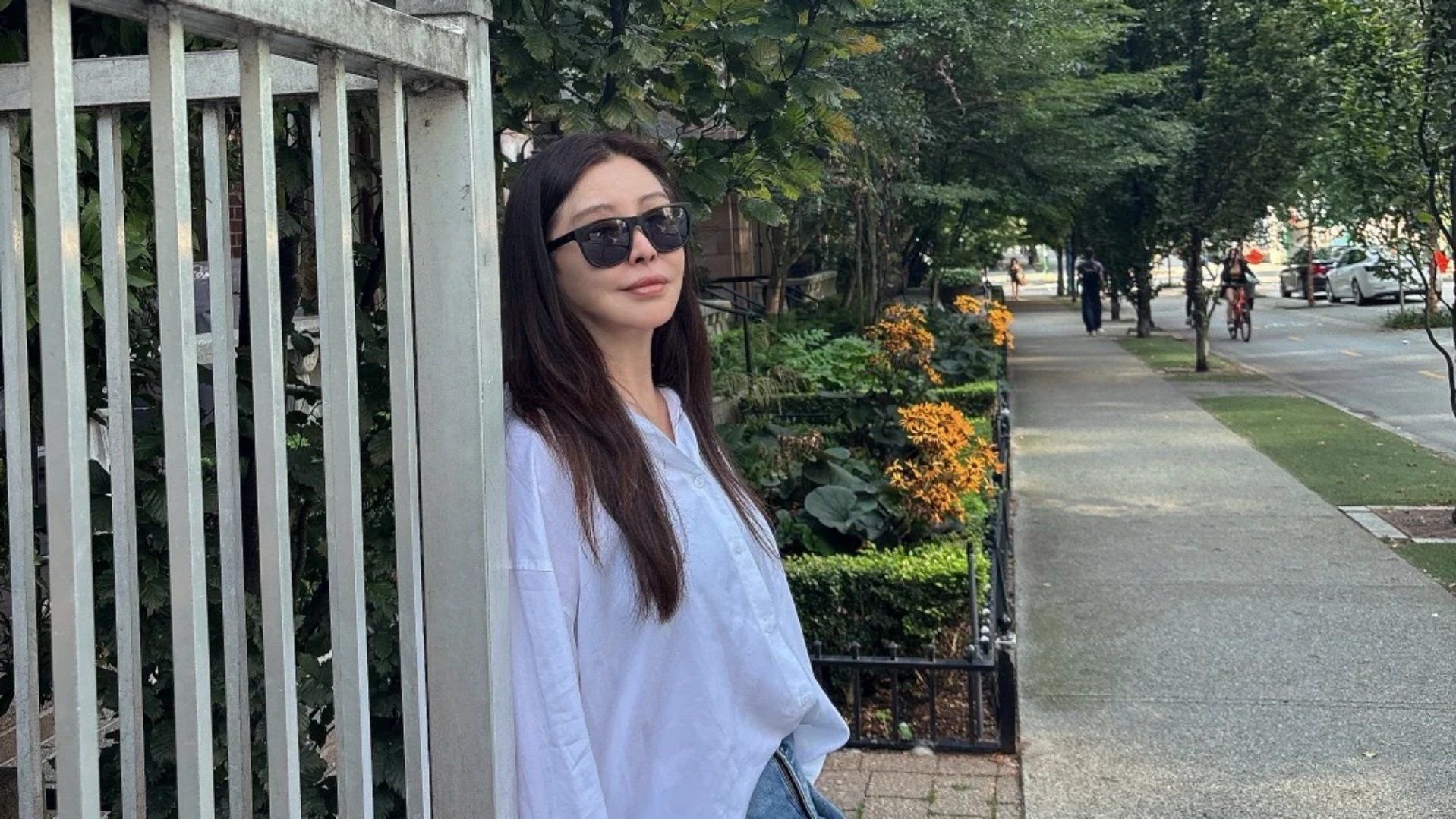 王祖贤59岁生日发文分享近期生活，还晒了出差vlog：好久不见