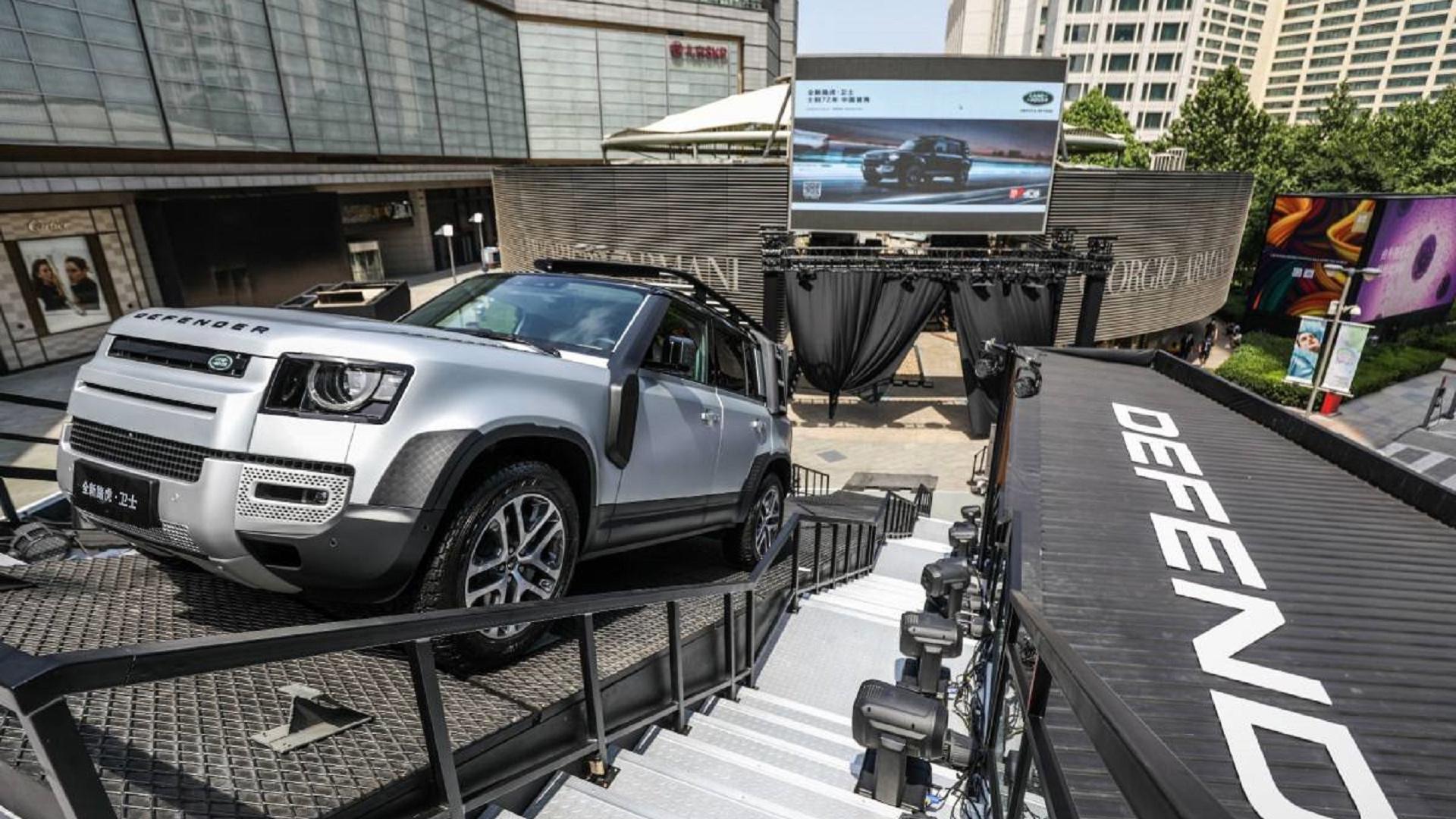 中国市场专供 限量27台 全新路虎卫士哑银特别版亮相