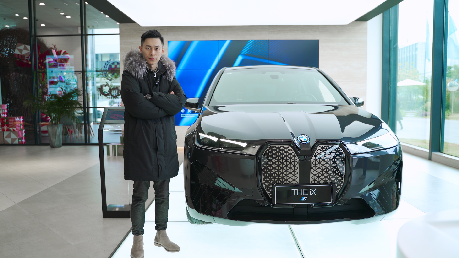 74.69万起，宝马iX上市抢先拍，次世代的豪华初体验