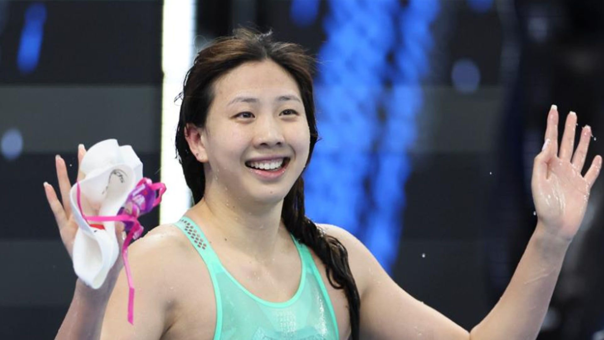 炸裂！50米蛙泳硬刚世界纪录保持者，结果唐钱婷上演最疯狂冲刺