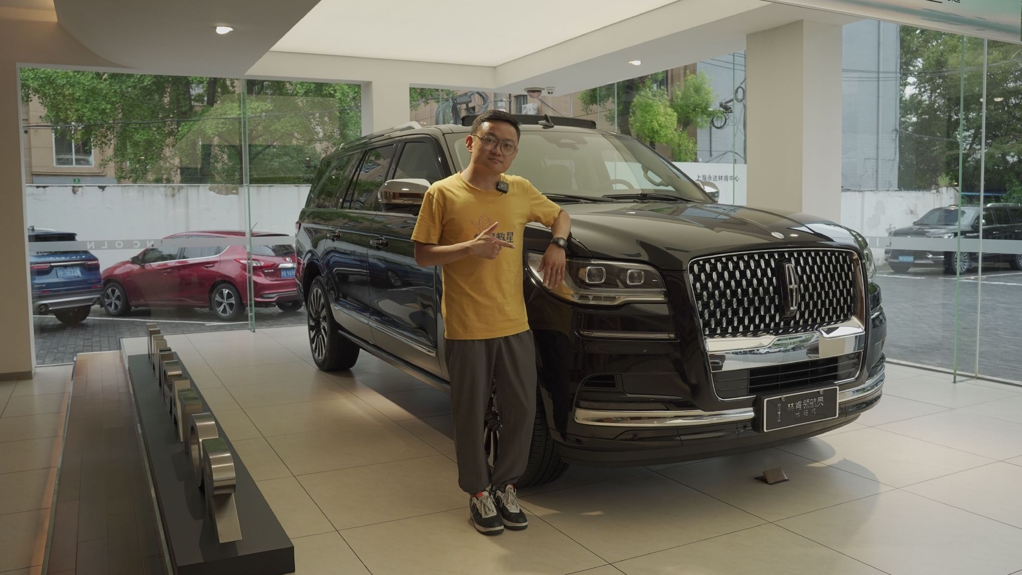 看看大哥的座驾有多猛？实拍林肯领航员长轴总统版