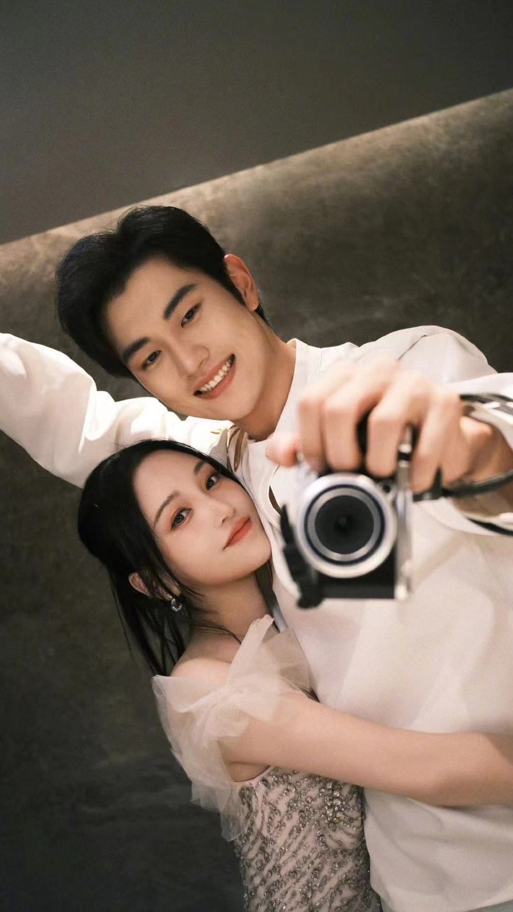 孙丞潇求婚金莎，三年考验年龄差差19岁，有情人终成眷属