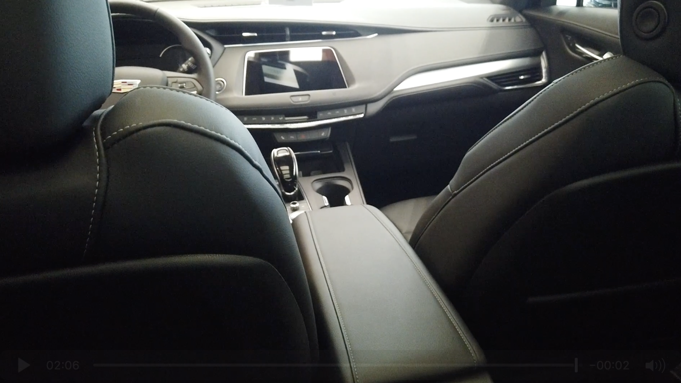 第一人称探店实拍凯迪拉克XT4（后排）