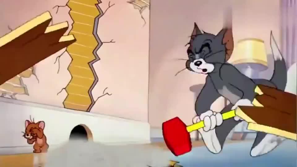 猫和老鼠:杰瑞逃进洞里,双猫把墙都搬起来,这力气简直无敌