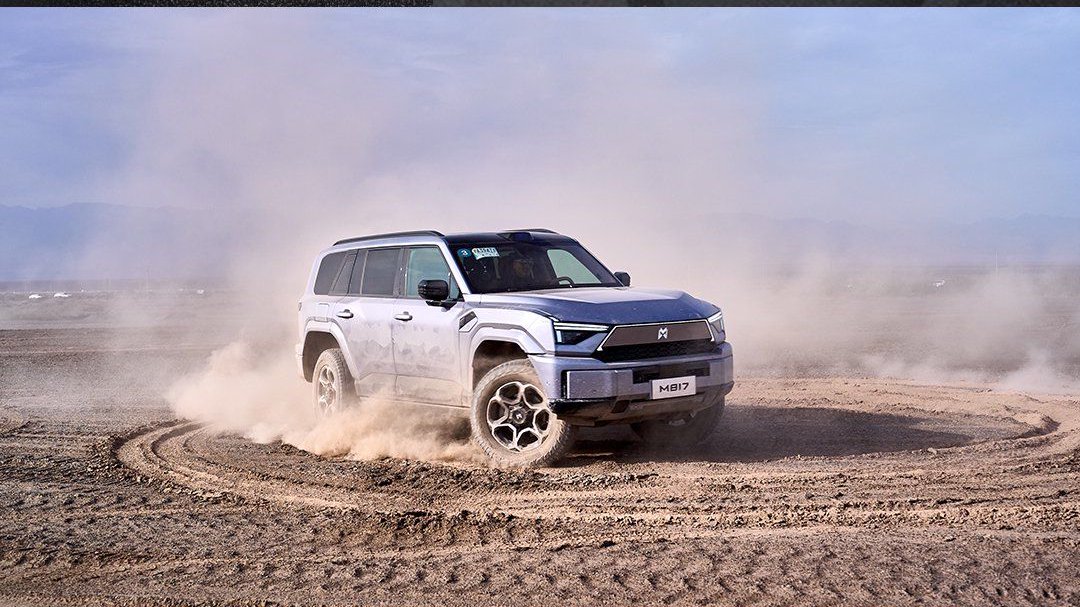 华为靳玉志×猛士曹东杰吐鲁番夏测，见证“智能越野”破局时刻﻿